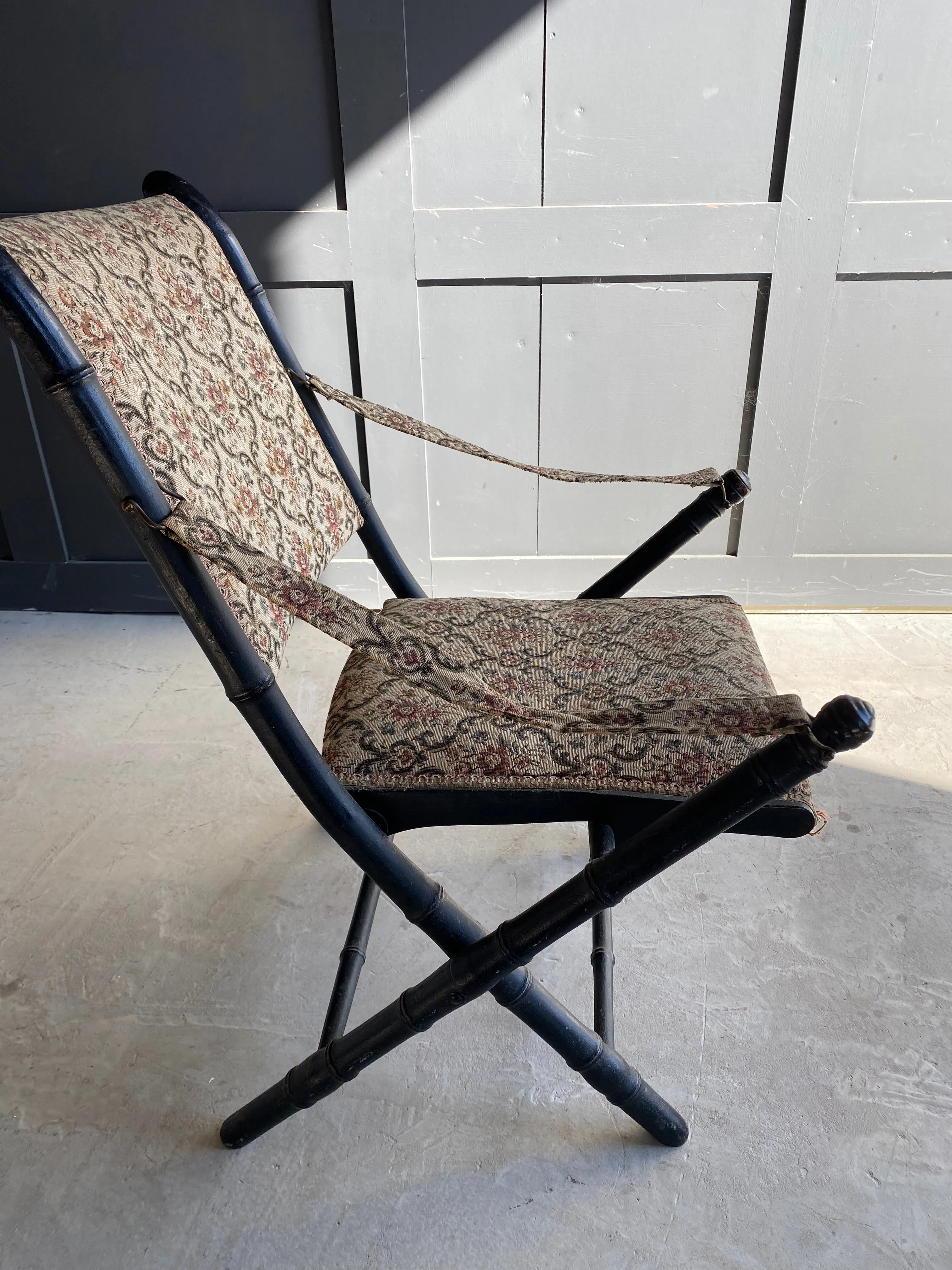 French folding campaign chair