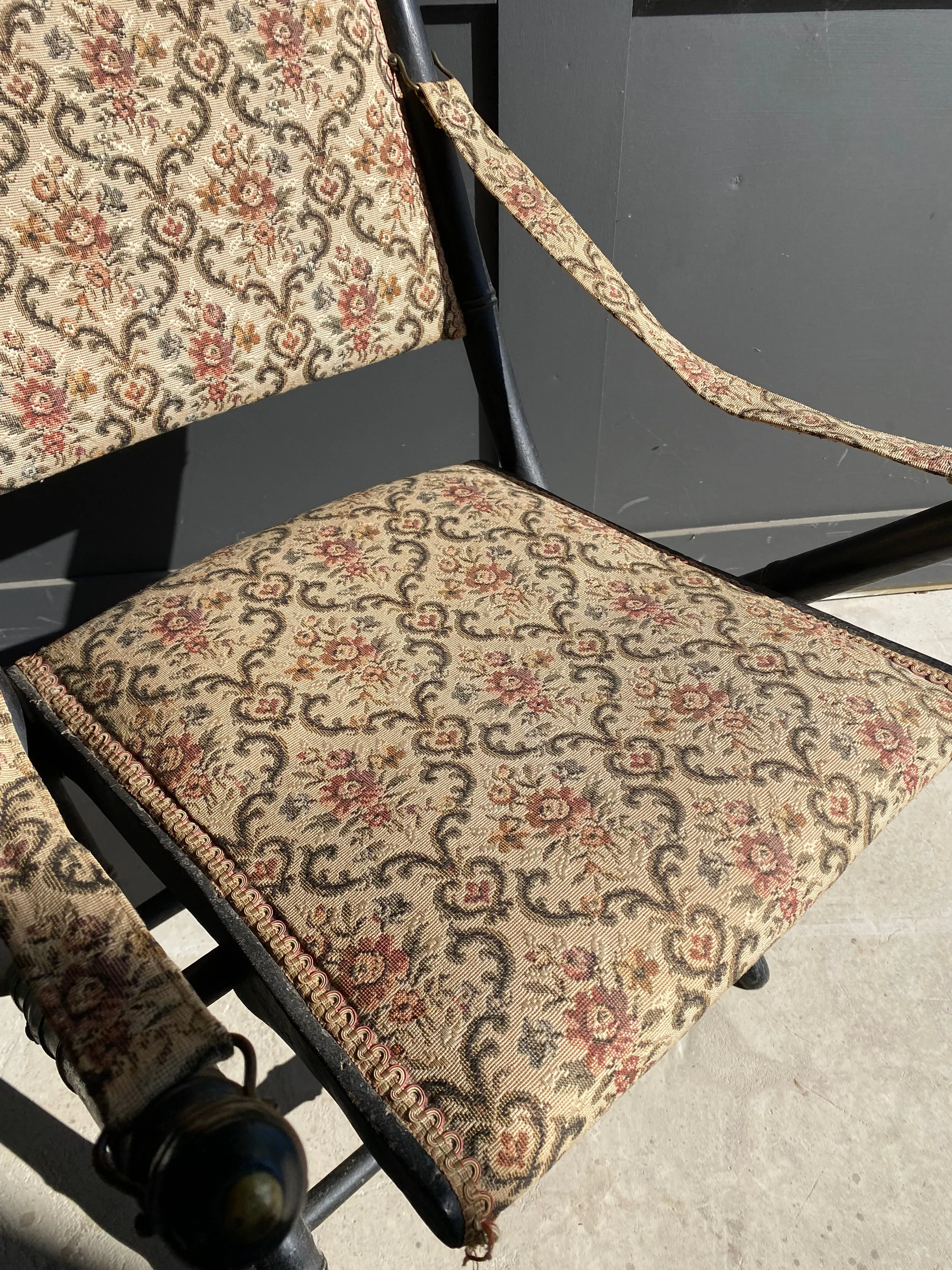 French folding campaign chair